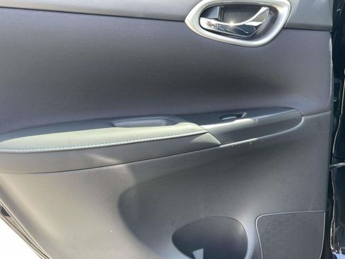 Used 2018 Nissan Sentra SR w/ Technology Package FWD image 13