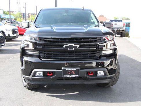 Used 2021 Chevrolet Silverado 1500 RST w/ Redline Edition AWD/4WD image 2