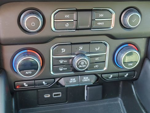 Used 2023 Chevrolet Tahoe RST image 21