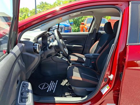 Certified 2025 Nissan Versa SR w/ Trunk Package FWD image 16