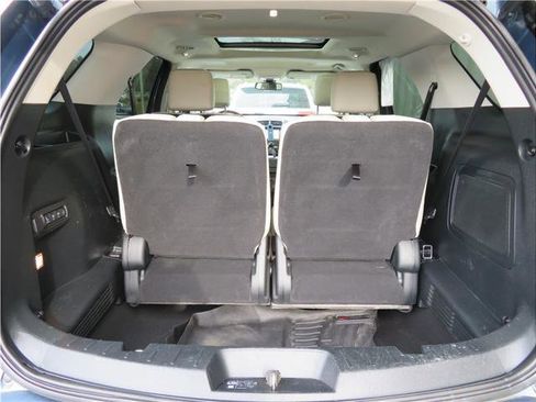 Used 2019 Ford Explorer Platinum image 14