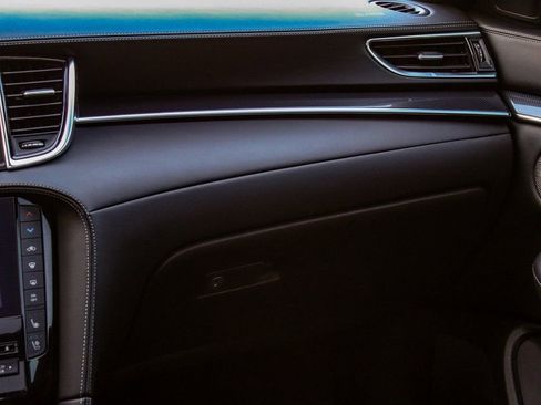 Used 2025 INFINITI QX50 Sport image 17