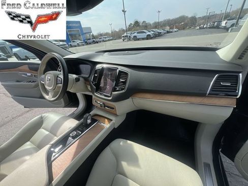 Used 2022 Volvo XC90 T8 Inscription Expression w/ Advanced Package image 29