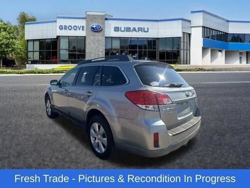 Used 2011 Subaru Outback 2.5i Limited w/ PWR Moonroof Pkg AWD/4WD image 3
