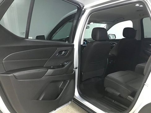 Used 2018 Chevrolet Traverse LT w/ LPO, Floor Liner Package AWD/4WD image 17