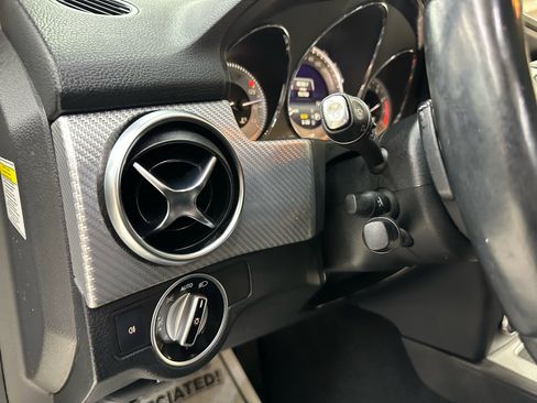 Used 2014 Mercedes-Benz GLK 350 2WD image 18