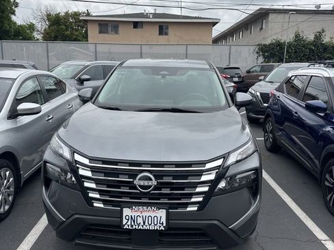 Certified 2024 Nissan Rogue SV image 1