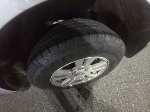 Used 2012 Ford Edge SE image 25