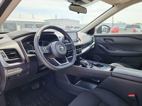 Used 2024 Nissan Rogue S FWD image 10