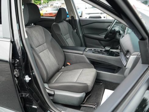 Used 2025 Nissan Rogue SV FWD image 12