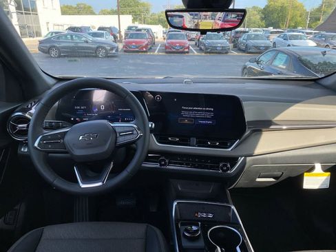 New 2026 Chevrolet Equinox LT w/ Convenience Package II image 9