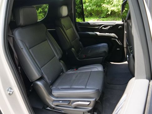 Used 2021 GMC Yukon XL Denali w/ Denali Ultimate Package AWD/4WD image 38