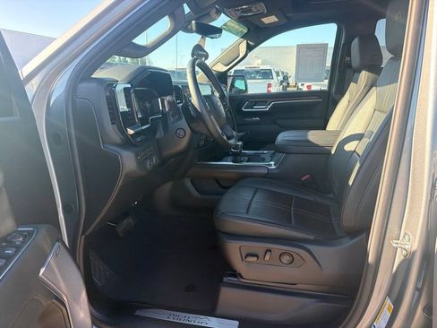 Certified 2026 Chevrolet Silverado 1500 High Country w/ Technology Package AWD/4WD image 32