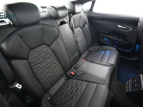 Used 2022 Audi RS e-tron GT w/ Carbon Performance Package AWD/4WD image 5