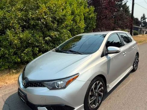 Used 2017 Toyota Corolla iM FWD image 6