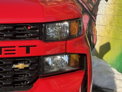 Used 2021 Chevrolet Silverado 1500 Custom image 10