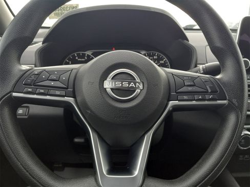 Used 2024 Nissan Altima 2.5 SV image 17