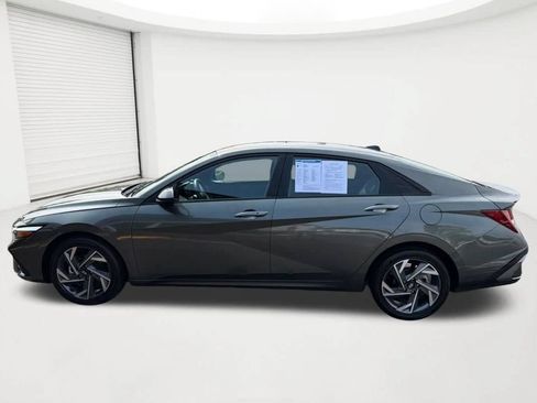 Certified 2025 Hyundai Elantra Sport FWD image 8