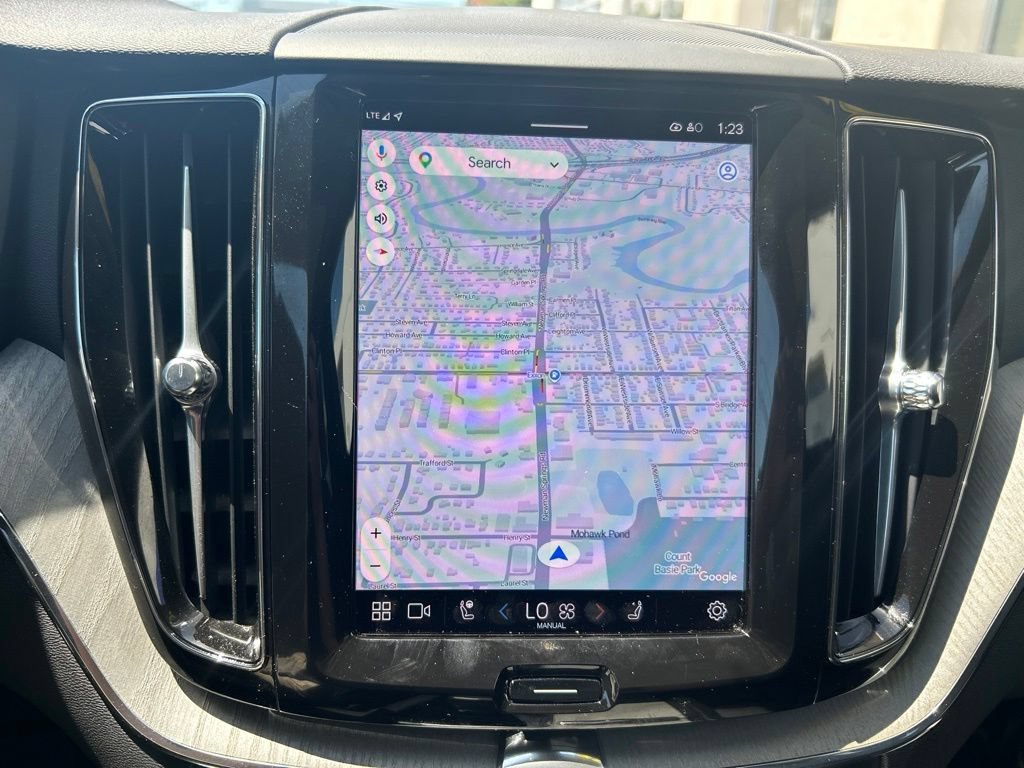 Certified 2025 Volvo XC60 B5 Plus AWD/4WD image 25