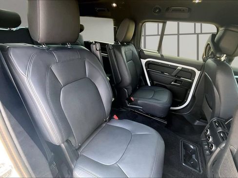 Certified 2025 Land Rover Defender 130 X-Dynamic SE AWD/4WD image 27