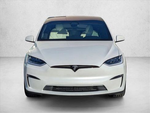 Used 2022 Tesla Model X image 2