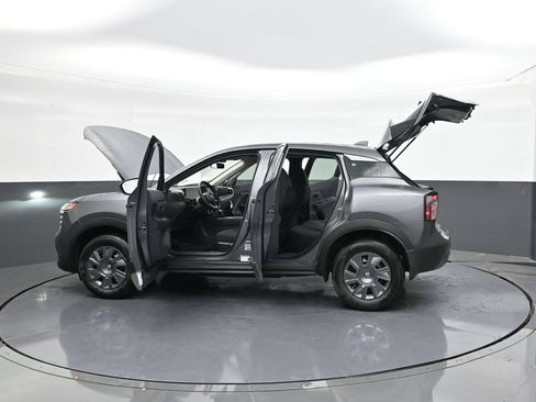 Certified 2025 Nissan Kicks Play S FWD image 38