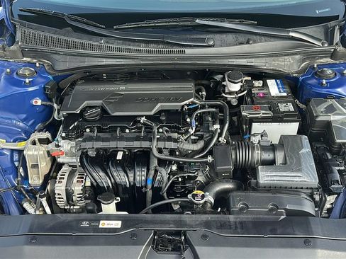 Used 2024 Hyundai Elantra SEL FWD image 3