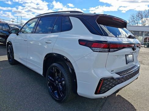 New 2026 Volkswagen Tiguan SE R-Line image 3