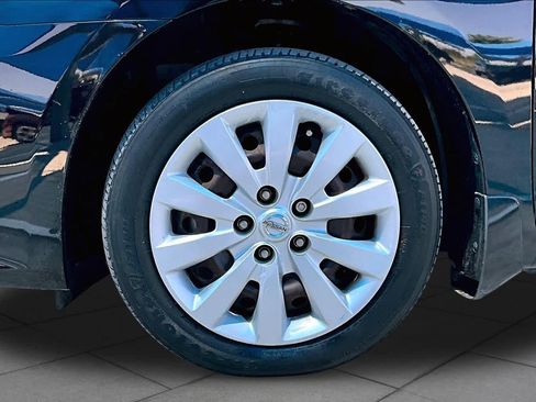 Used 2019 Nissan Sentra S FWD image 11