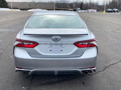 Used 2023 Toyota Camry SE image 4