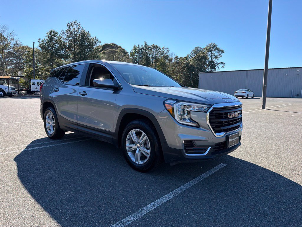 Used 2024 GMC Terrain SLE AWD/4WD image 4