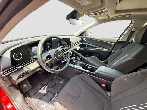 Certified 2025 Hyundai Elantra SEL FWD image 20