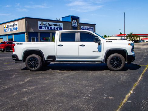 Used 2026 Chevrolet Silverado 2500 LT w/ Trail Boss Package AWD/4WD image 8