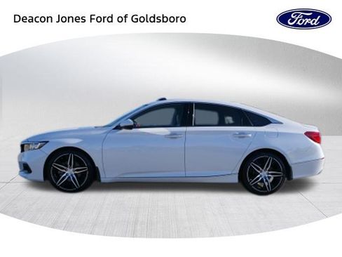 Used 2022 Honda Accord Touring image 6