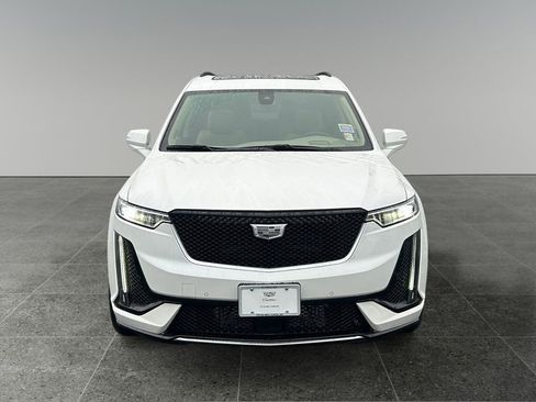 New 2025 Cadillac XT6 Sport w/ Platinum Package image 2