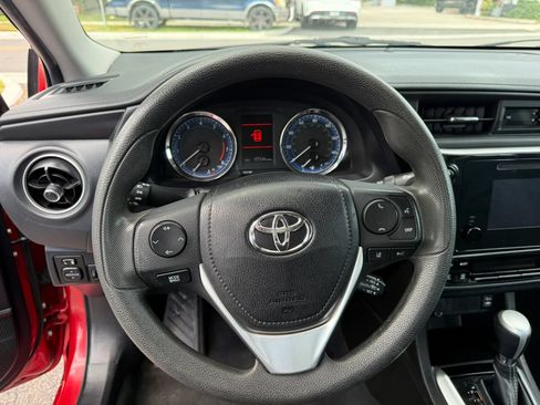 Used 2019 Toyota Corolla LE FWD image 12
