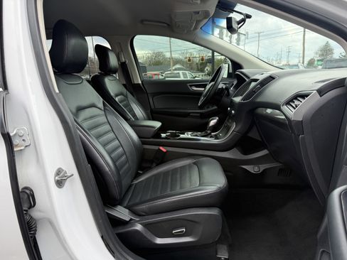 Used 2017 Ford Edge SEL w/ Equipment Group 201A FWD image 12