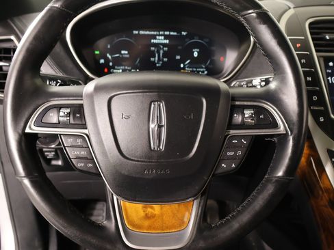 Used 2019 Lincoln Nautilus Reserve AWD/4WD image 3