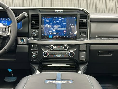 Used 2025 Ford F450 Platinum w/ FX4 Off-Road Package image 24