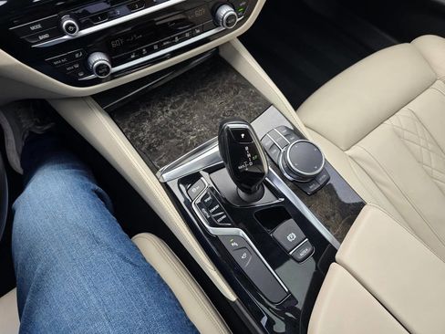 Used 2018 BMW M550i xDrive w/ Driving Assistance Package AWD/4WD image 30