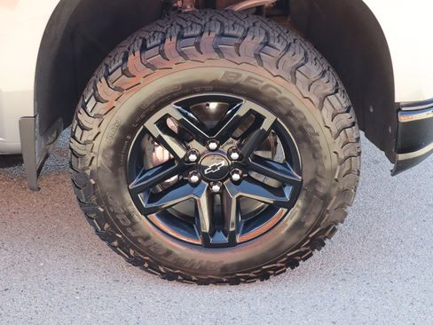 Used 2021 Chevrolet Silverado 1500 Custom Trail Boss w/ Safety Confidence Package AWD/4WD image 10