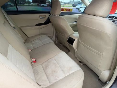 Used 2016 Toyota Camry LE FWD image 18