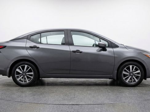 Used 2025 Nissan Versa SV image 11