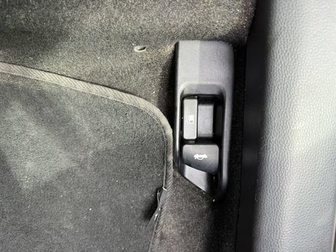 Used 2020 Toyota Corolla LE FWD image 15