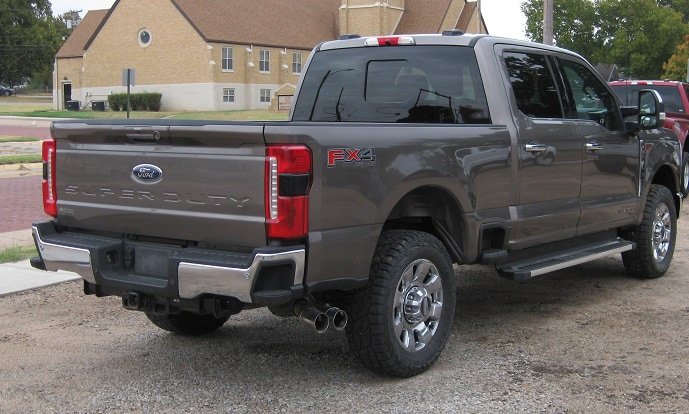 Used 2023 Ford F350 Lariat w/ Chrome Package AWD/4WD image 6