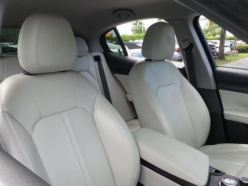Used 2019 Alfa Romeo Stelvio RWD image 27