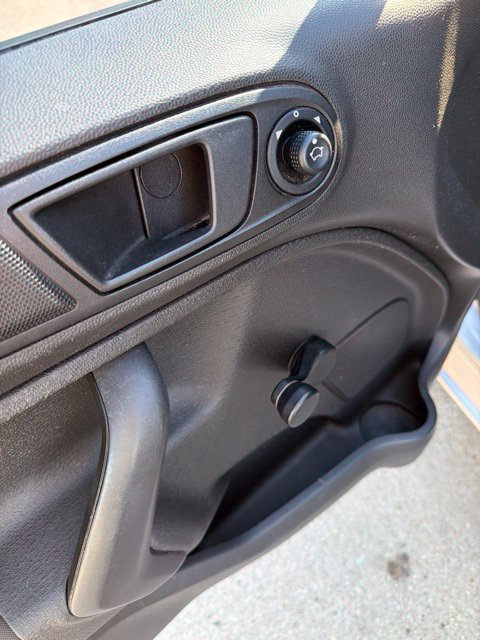 Used 2016 Ford Fiesta S FWD image 13