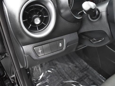 Certified 2022 Kia Forte LXS image 11