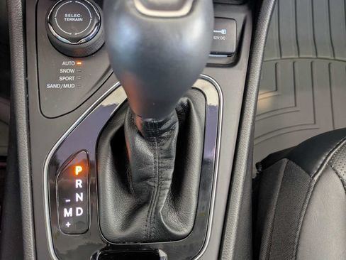 Used 2021 Jeep Cherokee Limited AWD/4WD image 15