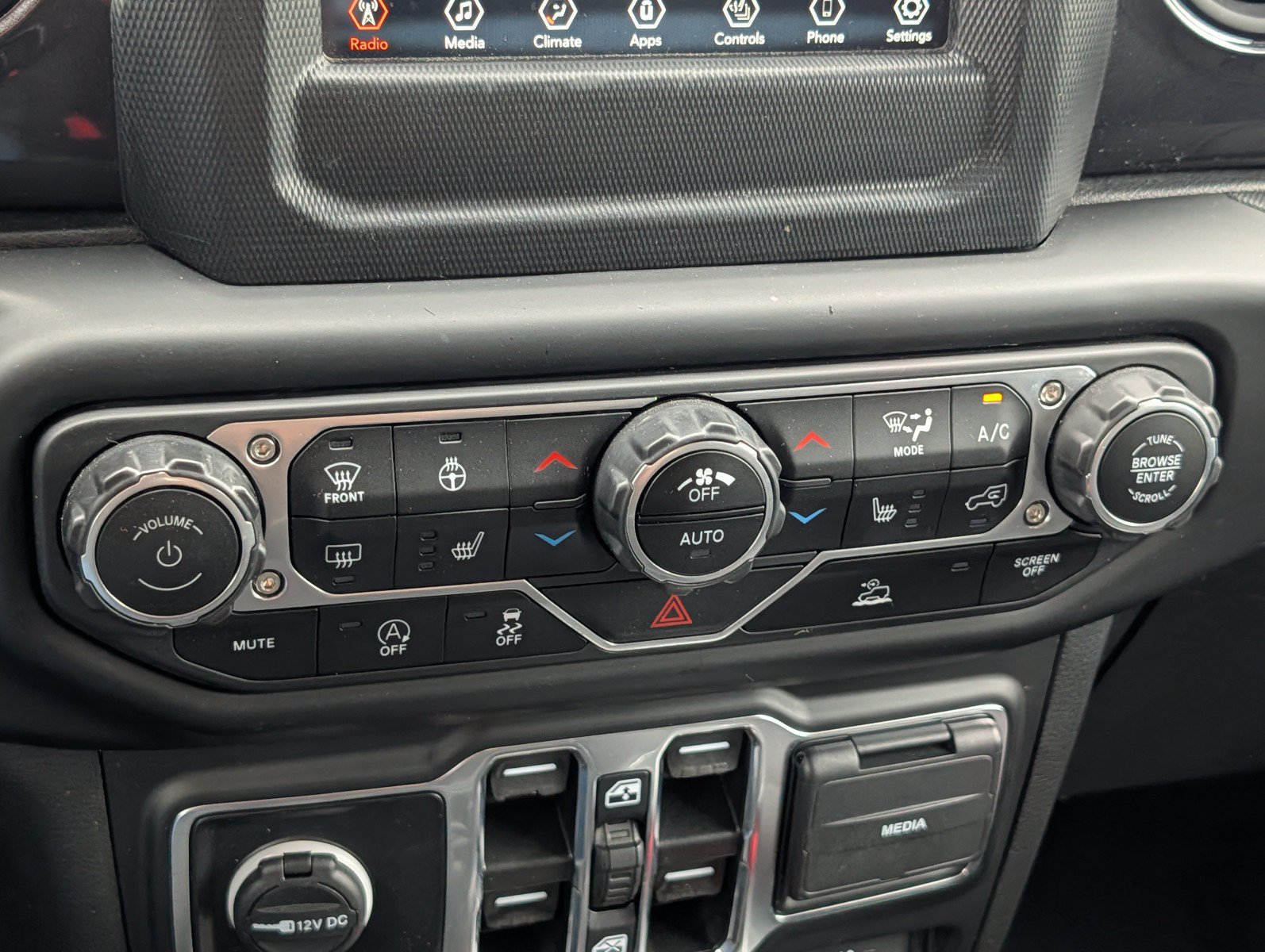 Used 2022 Jeep Wrangler Unlimited Sport AWD/4WD image 23